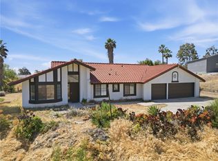 18085 Golden Leaf Ln, Riverside, CA 92504