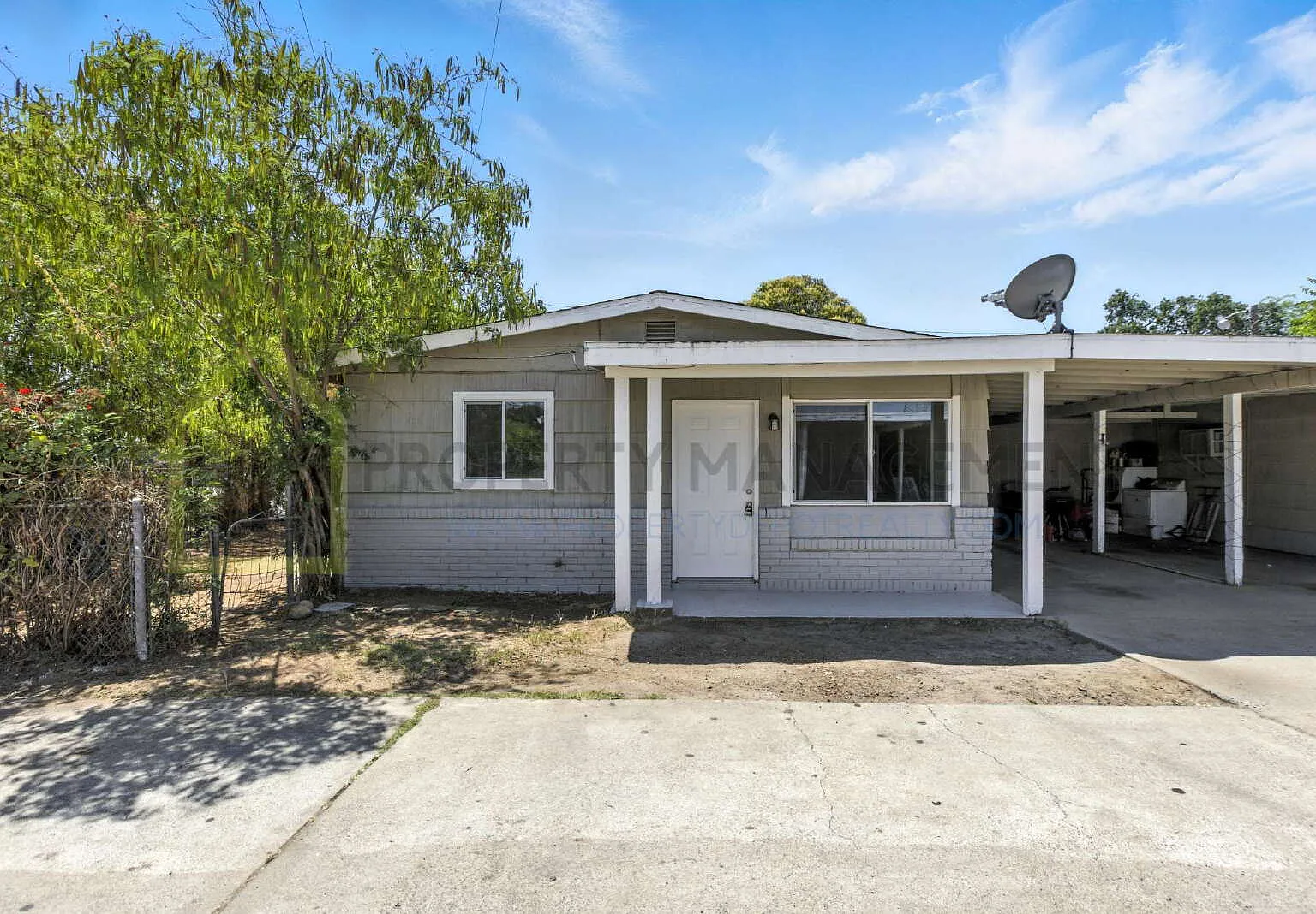 3 bed, 1.0 bath, 900 sqft, $1,900 — Photo 1
