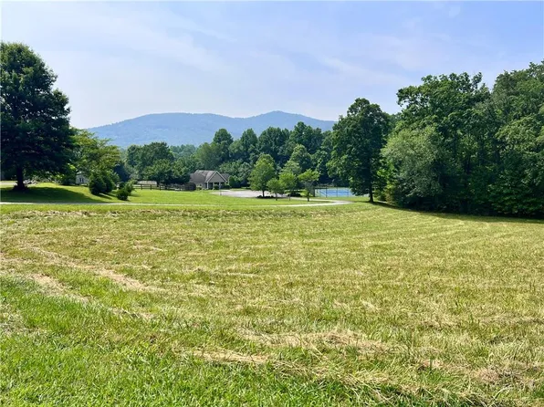 31 Meadow Brooke Ln #31, Young Harris, GA 30582