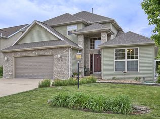 1208 E Oak Valley Rd, Mahomet, IL 61853