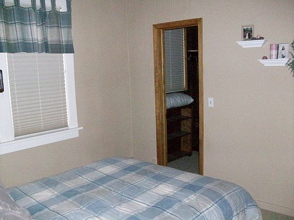 4th image of 641 Jefferson Ave