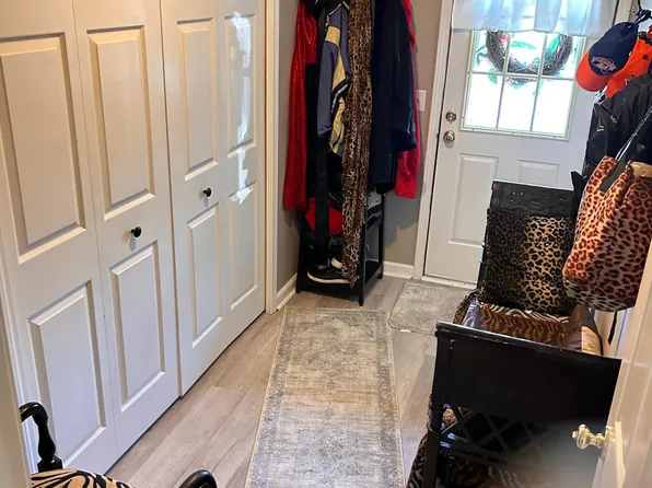 8142 Verbeck Dr, Manlius, NY 13104