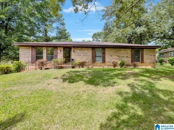 726 Parker Rd, Bessemer, AL 35022