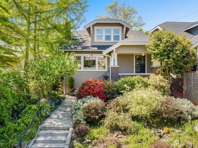 4229 Eastern Avenue N, Seattle, WA, 98103