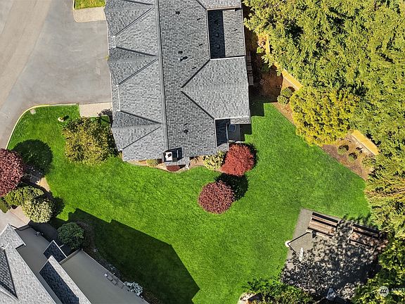 5th image of 321 SE Orchard Drive #5