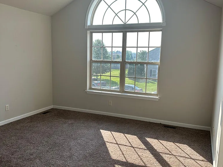 9 Delano Dr — Photo 8
