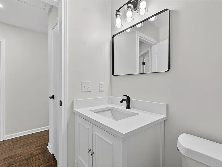 761 Elmwood Dr — Photo 9