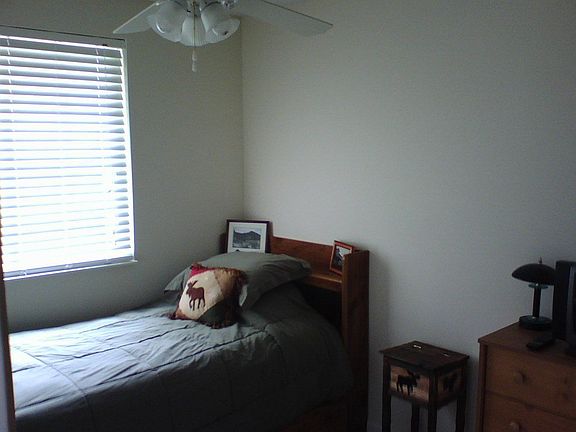 This is one of the upstairs guest bedrooms~