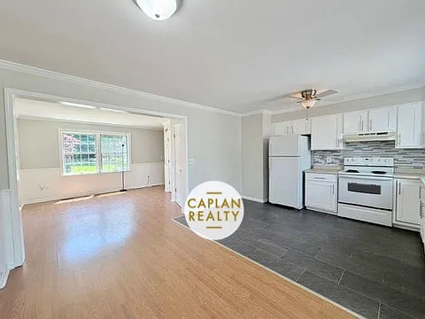 22 Chamberlain St #A — Photo 9