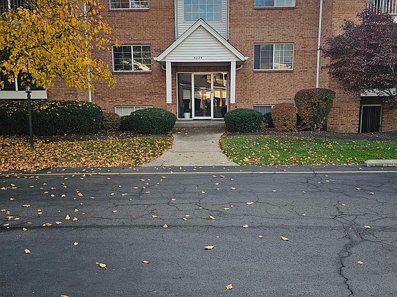 2nd image of 3225 Heritage Square Dr Unit 25