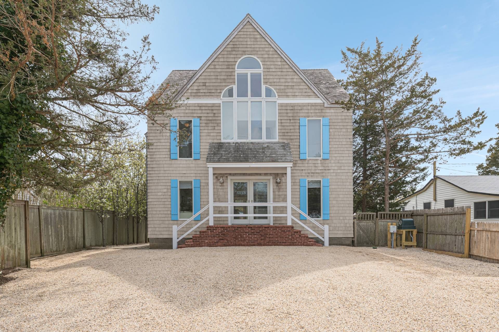 61 Shore Rd, Southampton, NY 11968 Out East