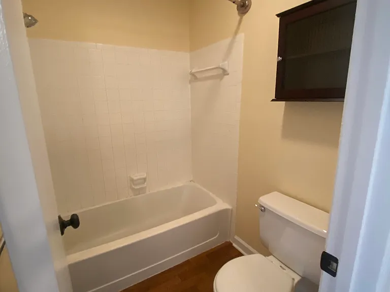 Avery Close Condominiums — Photo 70