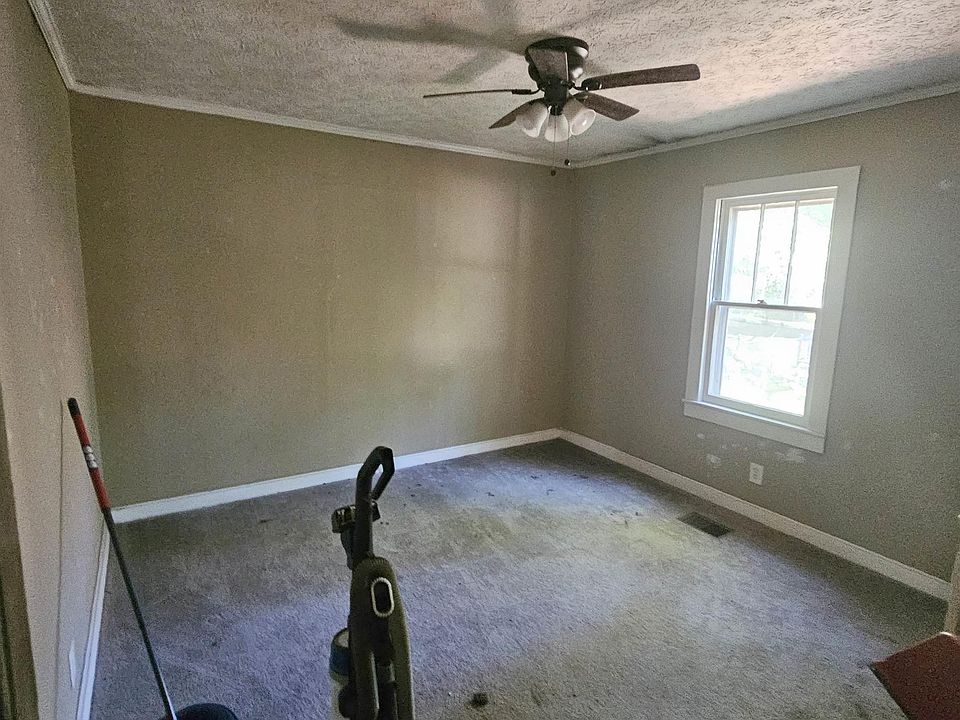 2nd image of 221 S Cannon Ave