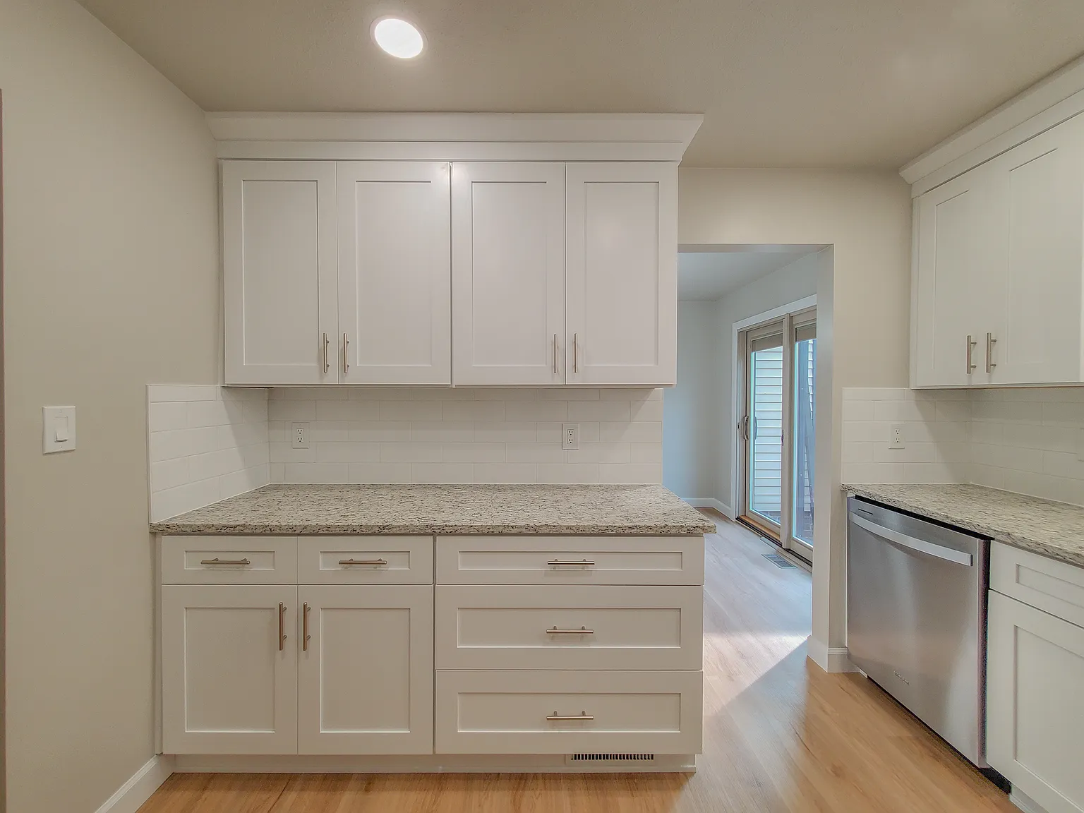 2 bed, 2.5 bath, 1940 sqft, $2,650 — Photo 4