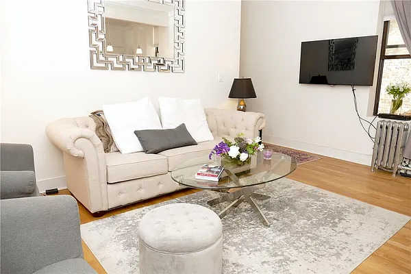 Sold by R New York | media 16