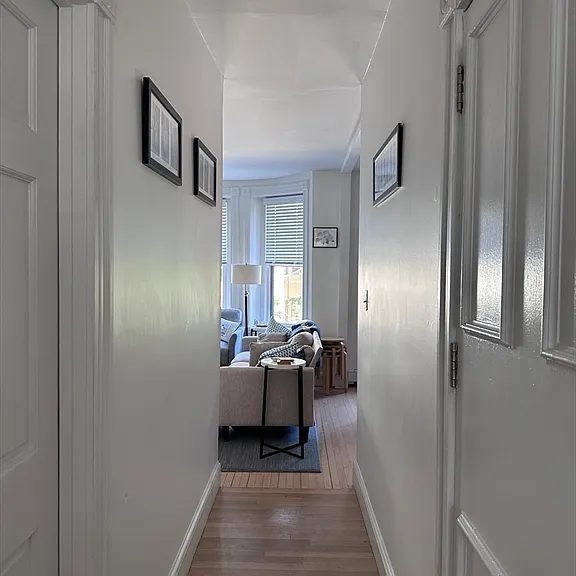 120 Brook St #2 — Photo 4