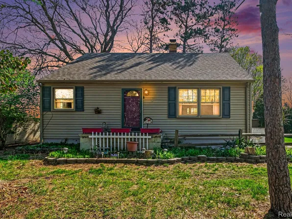 28780 Norwood Ave, Warren, MI 48092