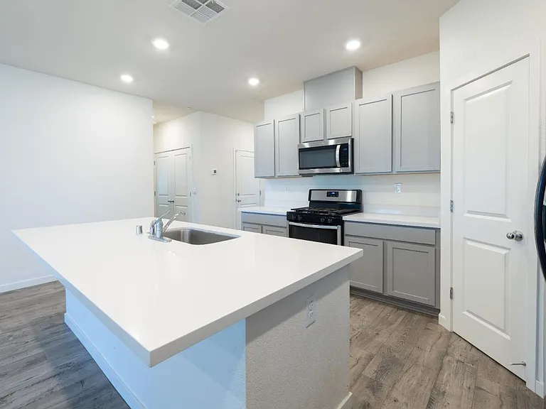 2057 Skipper Cove Way — Photo 3