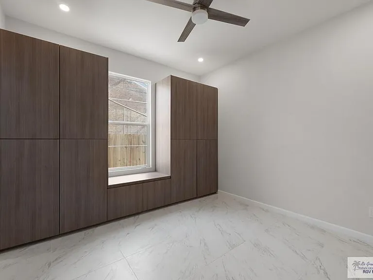 6941 Diamond Cove Dr — Photo 16