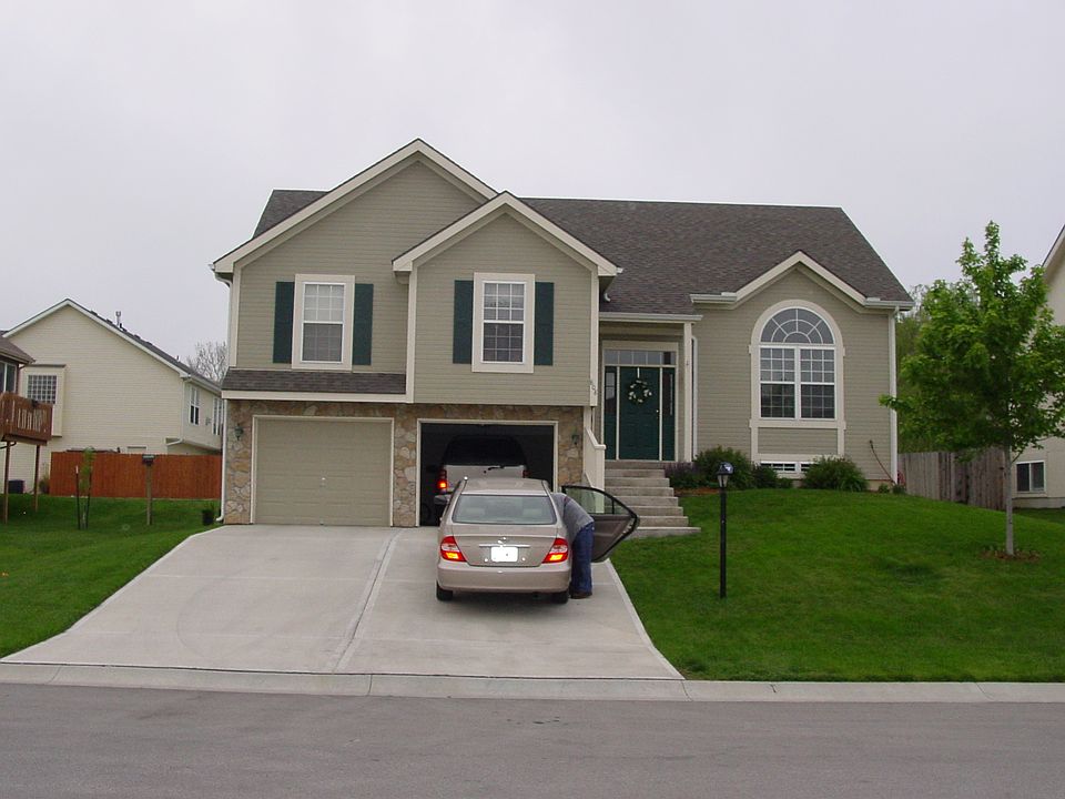 1st image of 808 Tanglewood St