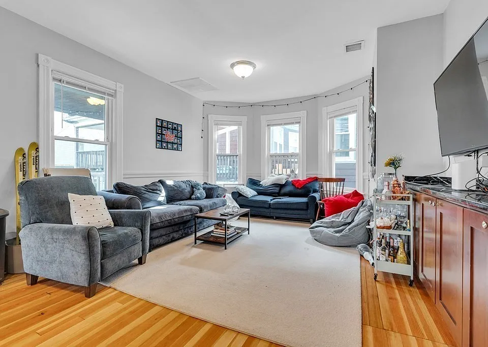 180 Saint Alphonsus St #2