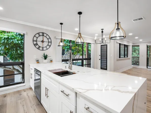 219 Brackenwood Terrace, Palm Beach Gardens, FL 33418