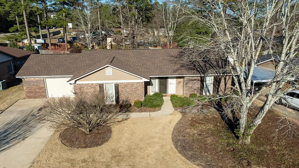 5766 Jamestown Dr photo 1