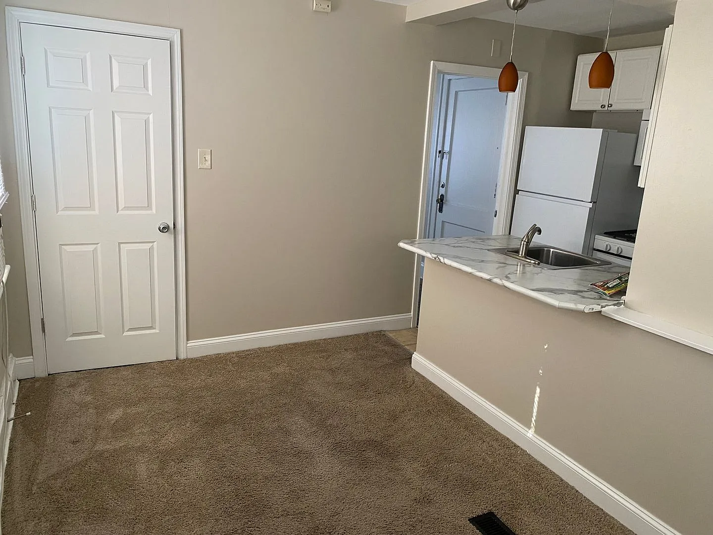 2378 Neil Ave — Photo 2