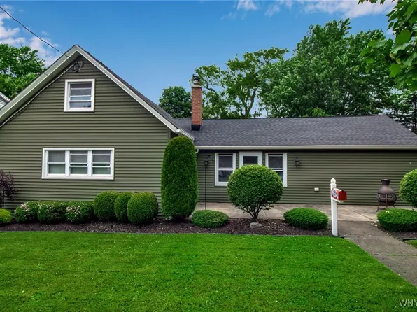 178 Main St, Akron, NY 14001