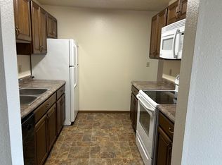 2-717 11th Ave, Brookings, SD 57006