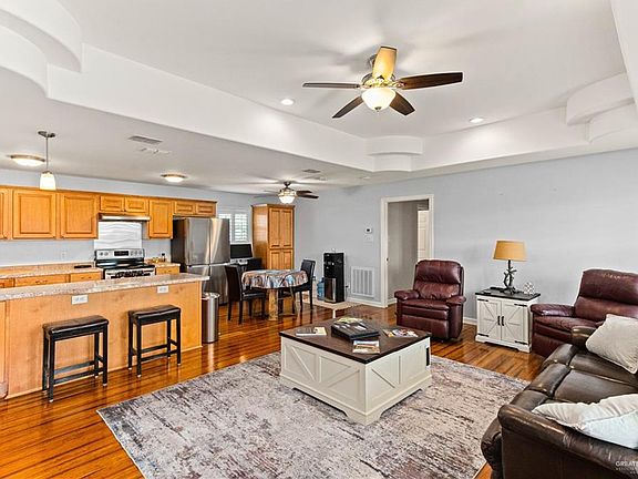 2nd image of 2015 Double Eagle Dr