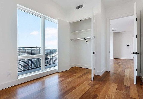 5th image of 217 Green St #6D