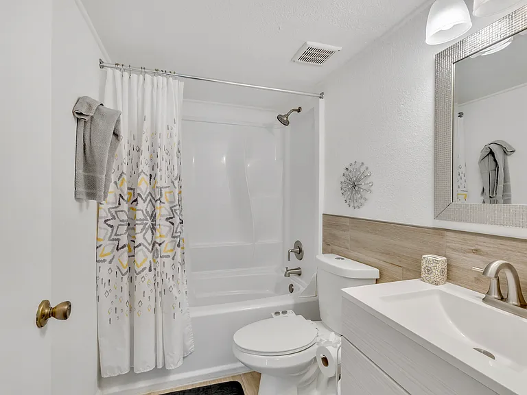 616 S Hardy Dr — Photo 21