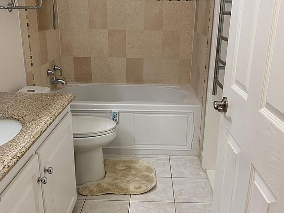 5th image of 2002 Olivegate Ln