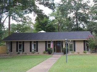 1224 Honeysuckle Rd, Magnolia, AR 71753