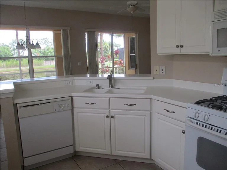 840 King Leon Way — Photo 9