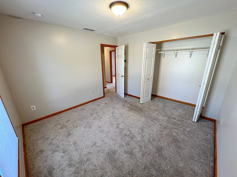 681 Maple Ave — Photo 38