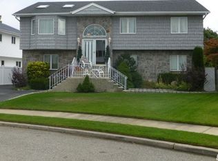 1179 Fortune Ct, Wantagh, NY 11793