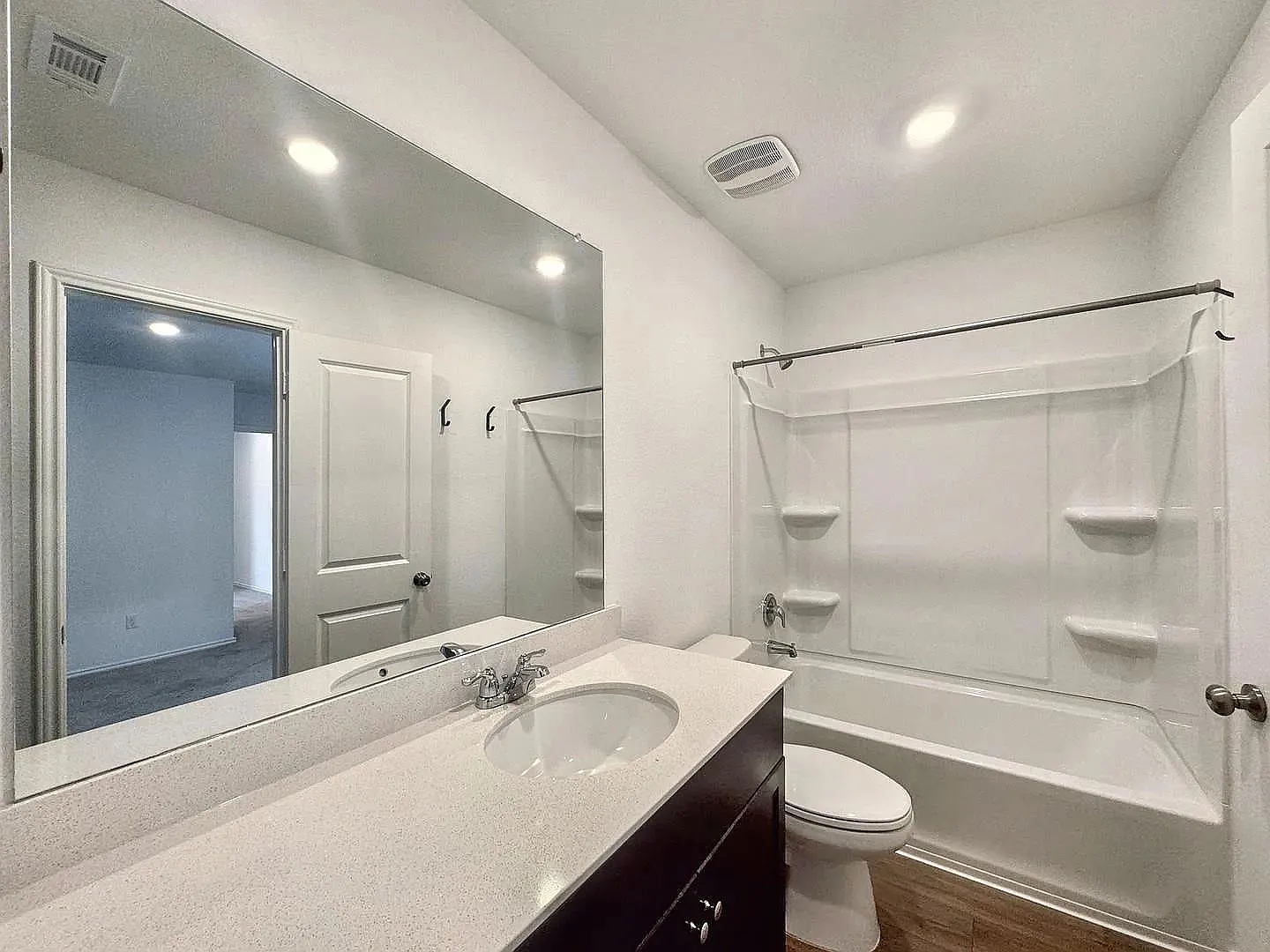 3 bed, 2.5 bath, 1189 sqft, $1,575 — Photo 4