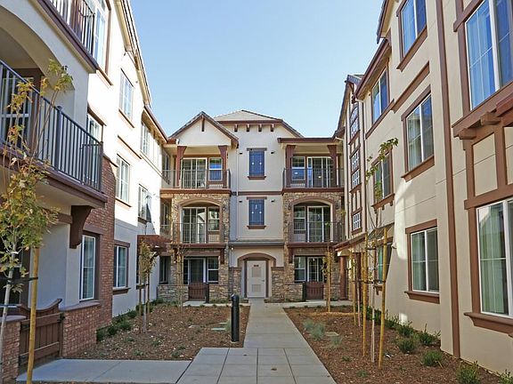 4th image of 15680 Santorini Ln #B202