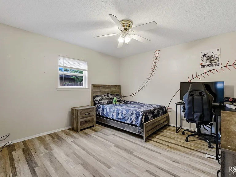 213 Twin Oaks Dr — Photo 11
