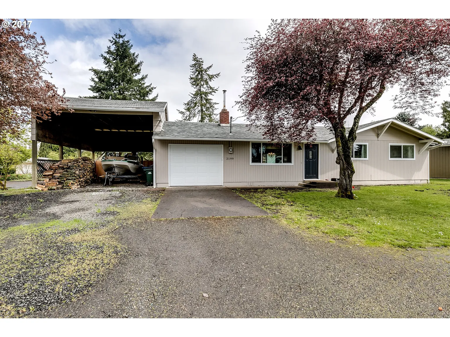 2199 Dewey St photo 1