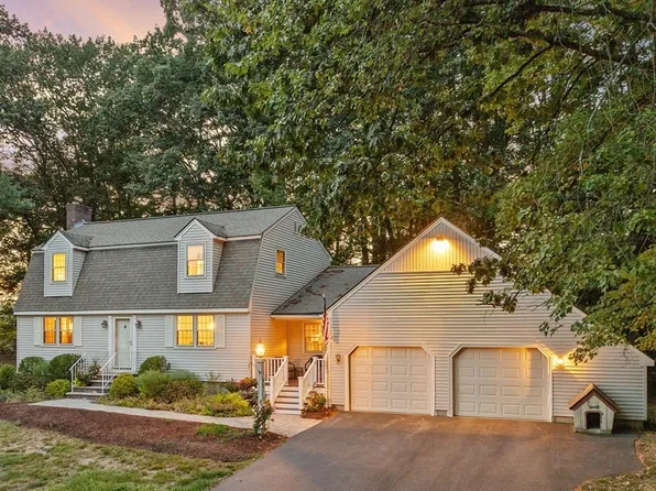 9 Autumn Ln, Chelmsford, MA 01824
