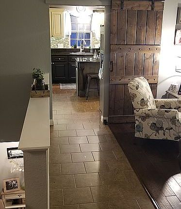 Barn door accent