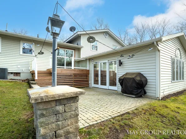 5323 Sunfish Lake Ave NE, Rockford, MI 49341