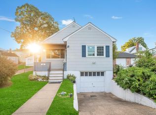 99 Hunter Ave, Valley Stream, NY 11580