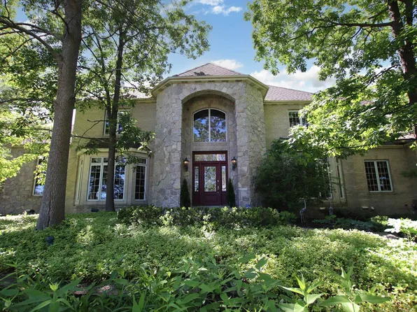 364 Ledgewood Dr, Fond Du Lac, WI 54937