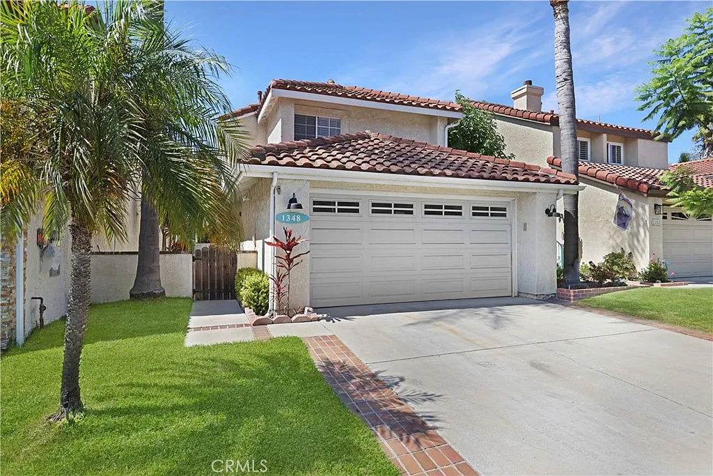 3 bed, 2.5 bath, 1228 sqft, $4,500 — Photo 2