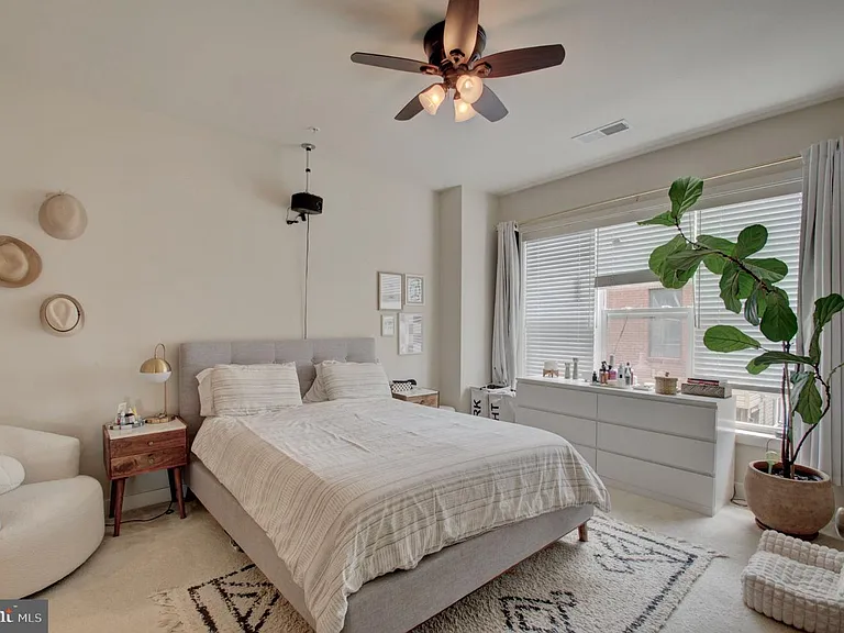 8078 Tribeca — Photo 20