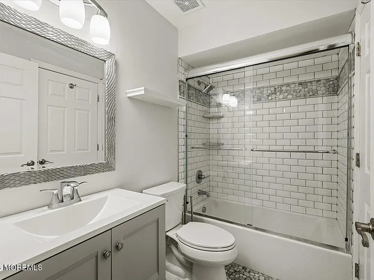 203 Wellington Pl — Photo 22